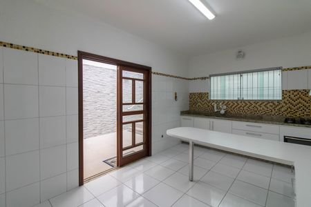 Casa à venda com 300m², 3 quartos e 3 vagas Casa à venda com 300m², 3 quartos e 3 vagasCozinha