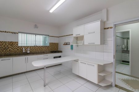 Casa à venda com 300m², 3 quartos e 3 vagas Casa à venda com 300m², 3 quartos e 3 vagasCozinha