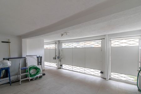 Casa à venda com 300m², 3 quartos e 3 vagas Casa à venda com 300m², 3 quartos e 3 vagasGaragem