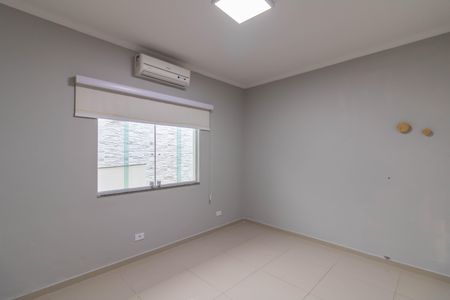 Casa à venda com 300m², 3 quartos e 3 vagas Casa à venda com 300m², 3 quartos e 3 vagasQuarto 2