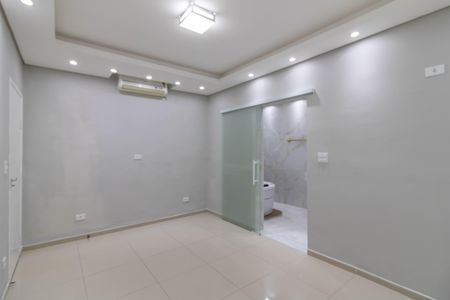 Casa à venda com 300m², 3 quartos e 3 vagas Casa à venda com 300m², 3 quartos e 3 vagasSuíte