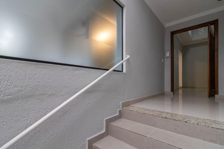 Casa à venda com 300m², 3 quartos e 3 vagas Casa à venda com 300m², 3 quartos e 3 vagasEntrada