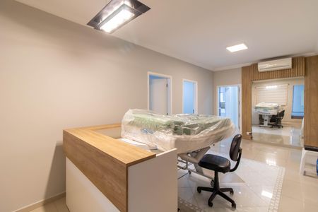 Casa à venda com 300m², 3 quartos e 3 vagas Casa à venda com 300m², 3 quartos e 3 vagasSala