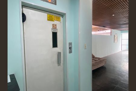 Apartamento para alugar com 65m², 2 quartos e 1 vaga Apartamento para alugar com 65m², 2 quartos e 1 vagaHall