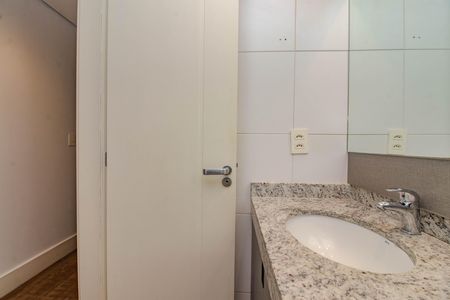 Apartamento à venda com 80m², 2 quartos e 1 vaga Apartamento à venda com 80m², 2 quartos e 1 vagaBanheiro Social