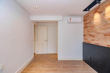 Suíte de apartamento à venda com 2 quartos, 80m² em Higienópolis , Porto Alegre