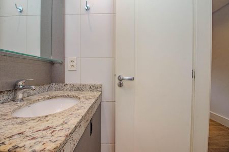 Apartamento à venda com 80m², 2 quartos e 1 vaga Apartamento à venda com 80m², 2 quartos e 1 vagaBanheiro da Suíte