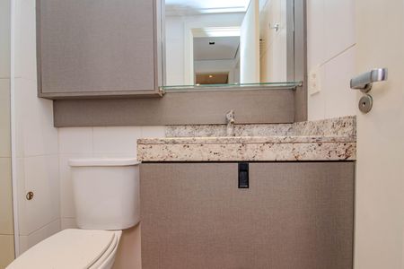 Apartamento à venda com 80m², 2 quartos e 1 vaga Apartamento à venda com 80m², 2 quartos e 1 vagaBanheiro da Suíte