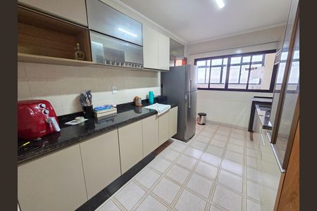 Cozinha de apartamento para alugar com 3 quartos, 182m² em Vila Caiçara, Praia Grande
