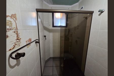 Banheiro de apartamento para alugar com 3 quartos, 182m² em Vila Caiçara, Praia Grande