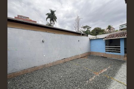 Casa à venda com 280m², 3 quartos e 2 vagas Casa à venda com 280m², 3 quartos e 2 vagasQuintal