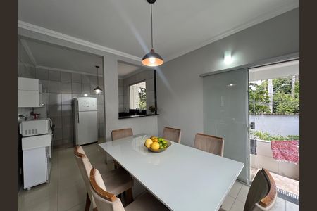 Casa à venda com 280m², 3 quartos e 2 vagas Casa à venda com 280m², 3 quartos e 2 vagasSala de Jantar