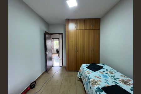 Casa à venda com 280m², 3 quartos e 2 vagas Casa à venda com 280m², 3 quartos e 2 vagasQuarto Suíte