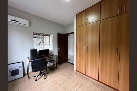 Casa à venda com 280m², 3 quartos e 2 vagas Casa à venda com 280m², 3 quartos e 2 vagasQuarto 1