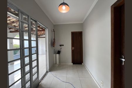 Casa à venda com 280m², 3 quartos e 2 vagas Casa à venda com 280m², 3 quartos e 2 vagasHall social