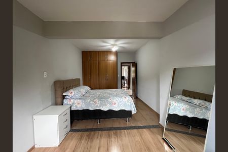 Casa à venda com 280m², 3 quartos e 2 vagas Casa à venda com 280m², 3 quartos e 2 vagasQuarto 2