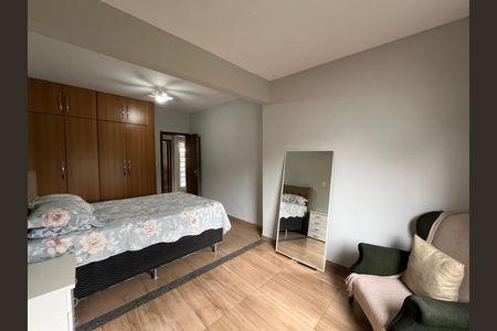 Casa à venda com 280m², 3 quartos e 2 vagas Casa à venda com 280m², 3 quartos e 2 vagasQuarto 2