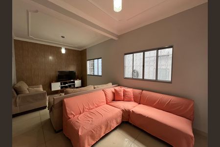 Casa à venda com 280m², 3 quartos e 2 vagas Casa à venda com 280m², 3 quartos e 2 vagasSala