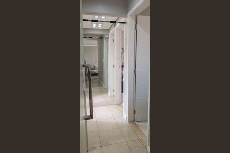 Apartamento à venda com 65m², 3 quartos e 1 vaga Apartamento à venda com 65m², 3 quartos e 1 vagaCorredor