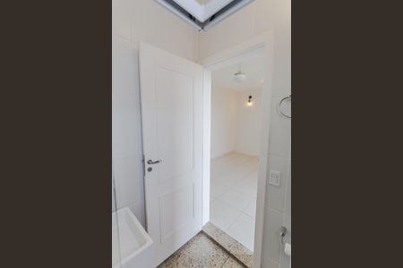 Apartamento à venda com 164m², 3 quartos e 2 vagas Apartamento à venda com 164m², 3 quartos e 2 vagasBanheiro Social na Cobertura