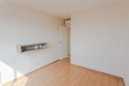 Apartamento à venda com 164m², 3 quartos e 2 vagas Apartamento à venda com 164m², 3 quartos e 2 vagasSuíte