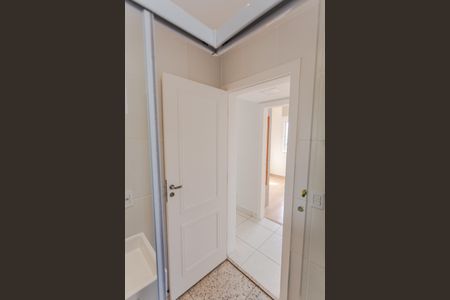 Apartamento à venda com 164m², 3 quartos e 2 vagas Apartamento à venda com 164m², 3 quartos e 2 vagasBanheiro Social