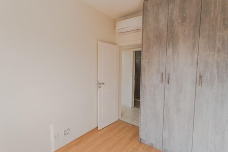 Apartamento à venda com 164m², 3 quartos e 2 vagas Apartamento à venda com 164m², 3 quartos e 2 vagasQuarto 3