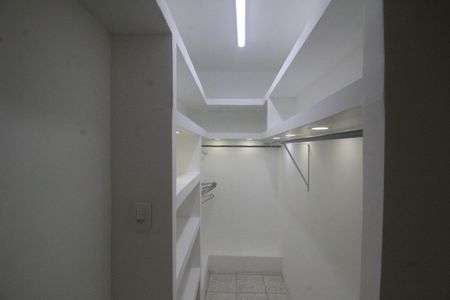 Casa para alugar com 32m², 1 quarto e 1 vagaCloset