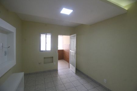 Casa para alugar com 32m², 1 quarto e 1 vagaSala