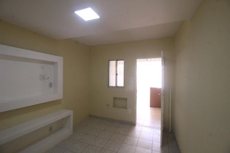 Casa para alugar com 32m², 1 quarto e 1 vagaSala
