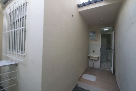 Casa para alugar com 32m², 1 quarto e 1 vagaÁrea de Serviço