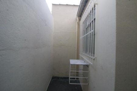 Casa para alugar com 32m², 1 quarto e 1 vagaÁrea de Serviço