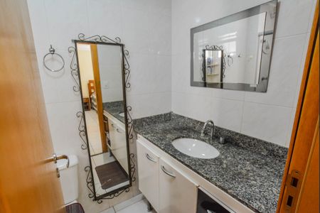 Apartamento à venda com 70m², 2 quartos e 1 vaga Apartamento à venda com 70m², 2 quartos e 1 vagaBanheiro Social
