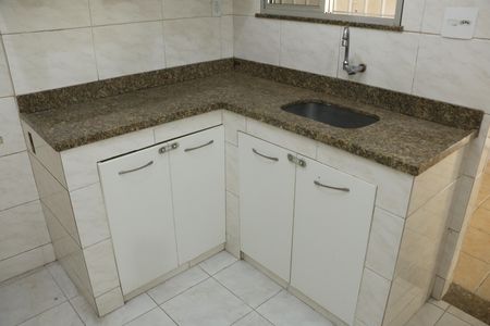 Casa para alugar com 28m², 2 quartos e 1 vagaCozinha - Armários