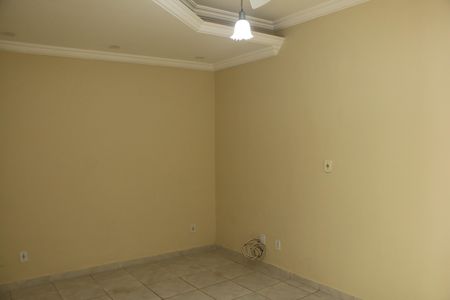 Sala de casa para alugar com 2 quartos, 28m² em Luz, Nova Iguaçu