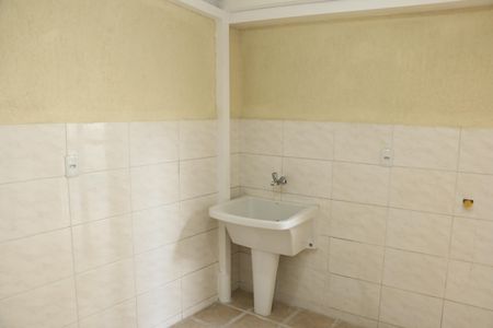 Casa para alugar com 28m², 2 quartos e 1 vagaÁrea de Serviço
