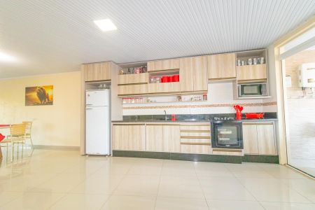 Casa para alugar com 187m², 2 quartos e 2 vagasCozinha