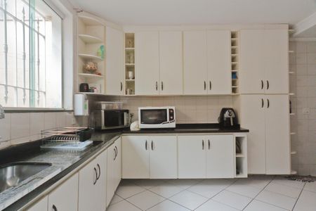 Apartamento à venda com 250m², 3 quartos e 4 vagas Apartamento à venda com 250m², 3 quartos e 4 vagasCozinha