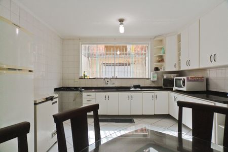 Apartamento à venda com 250m², 3 quartos e 4 vagas Apartamento à venda com 250m², 3 quartos e 4 vagasCozinha