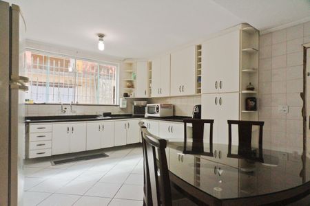 Apartamento à venda com 250m², 3 quartos e 4 vagas Apartamento à venda com 250m², 3 quartos e 4 vagasCozinha