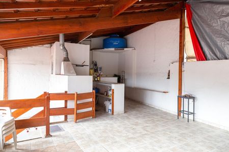 Casa à venda com 249m², 3 quartos e 4 vagasÁrea gourmet e área de serviço