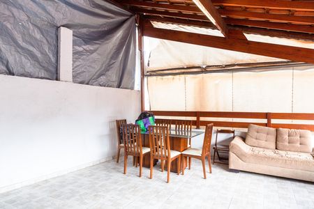 Casa à venda com 249m², 3 quartos e 4 vagasÁrea gourmet e área de serviço
