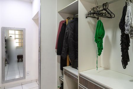 Casa à venda com 249m², 3 quartos e 4 vagasCloset do Quarto 1 suíte