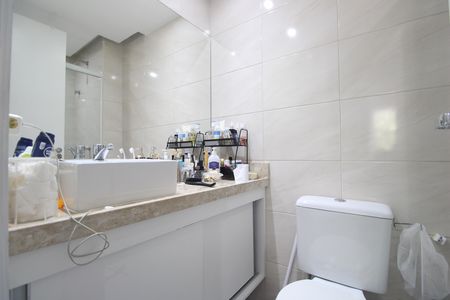 Apartamento para alugar com 62m², 2 quartos e 1 vagaBanheiro da suíte