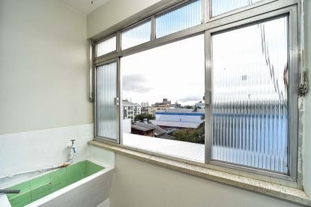 Apartamento à venda com 67m², 2 quartos e 1 vagaÁrea de Serviço