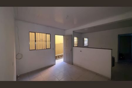 Sala de casa para alugar com 2 quartos, 62m² em Vila Creti, Carapicuíba