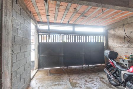 Casa à venda com 150m², 2 quartos e 2 vagas Casa à venda com 150m², 2 quartos e 2 vagasGaragem