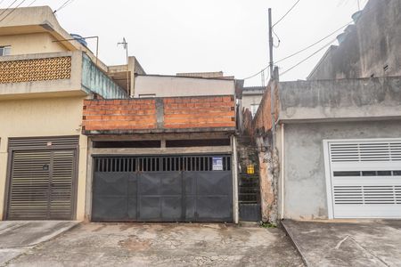 Casa à venda com 150m², 2 quartos e 2 vagas Casa à venda com 150m², 2 quartos e 2 vagasFachada + placa