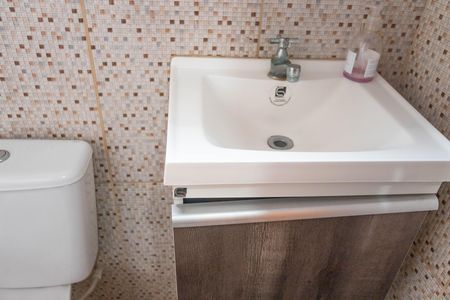 Casa à venda com 150m², 2 quartos e 2 vagas Casa à venda com 150m², 2 quartos e 2 vagasLavabo