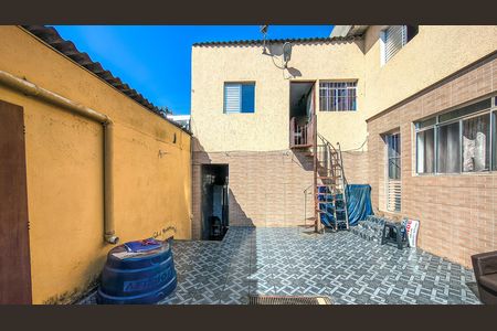 Casa à venda com 250m², 6 quartos e 1 vaga Casa à venda com 250m², 6 quartos e 1 vagaQuintal
